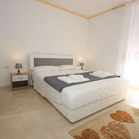 Rooms Amanda In The Historical Center Of Porec Konukevi Poreč