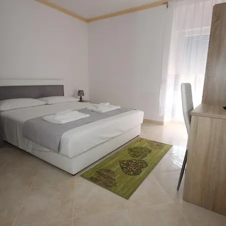 Rooms Amanda In The Historical Center Of Porec Konukevi Poreč