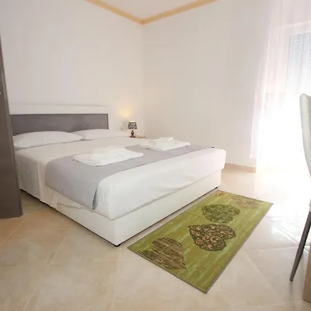 Rooms Amanda In The Historical Center Of Porec Konukevi Poreč